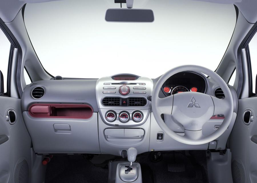  Mitsubishi i 2006 года  (фото 5 из 27)